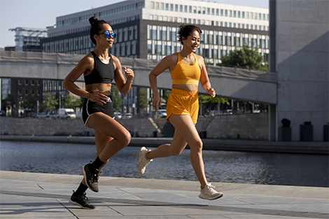 twee-vrouwen-samen-hardlopen.jpg